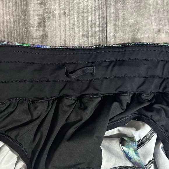 Lululemon Track That Mid-Rise Shorts in Rapid Flourish Multi [AA215] - Picture 5 of 8